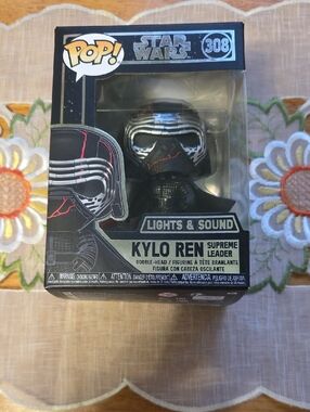 Funko POP! Kylo Ren Supreme Leader Lights & Sound Bobble-Head Figure #308